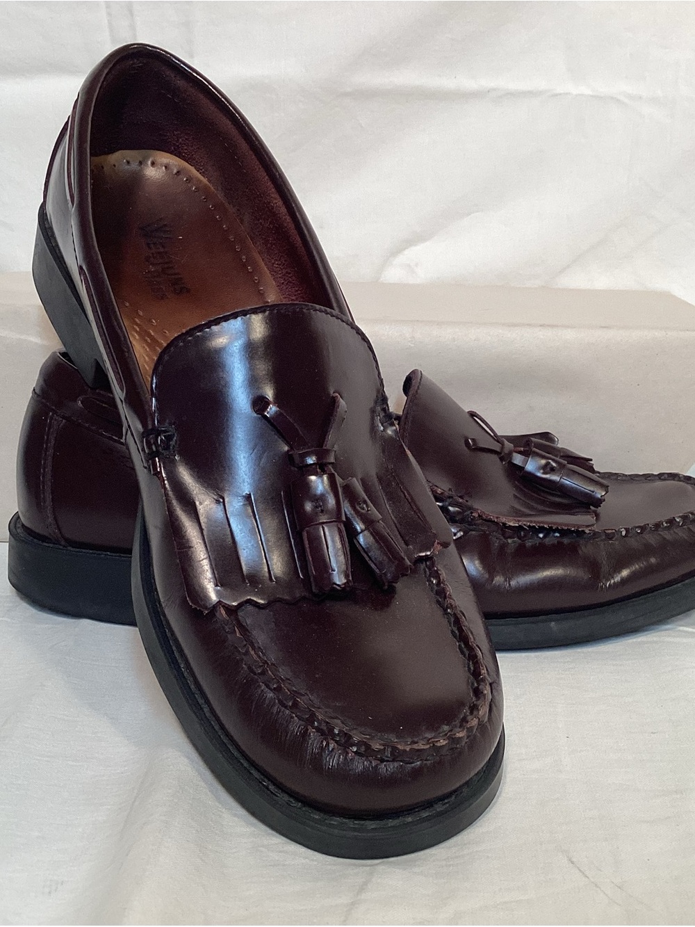 G H Bass Weejuns Marietta Women’s Burgundy Tassel Kiltie Loafers Size 9 - Picture 2 of 9